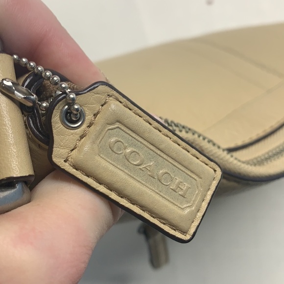 Coach F12321 Tan Pebbled Leather - Picture 6 of 8